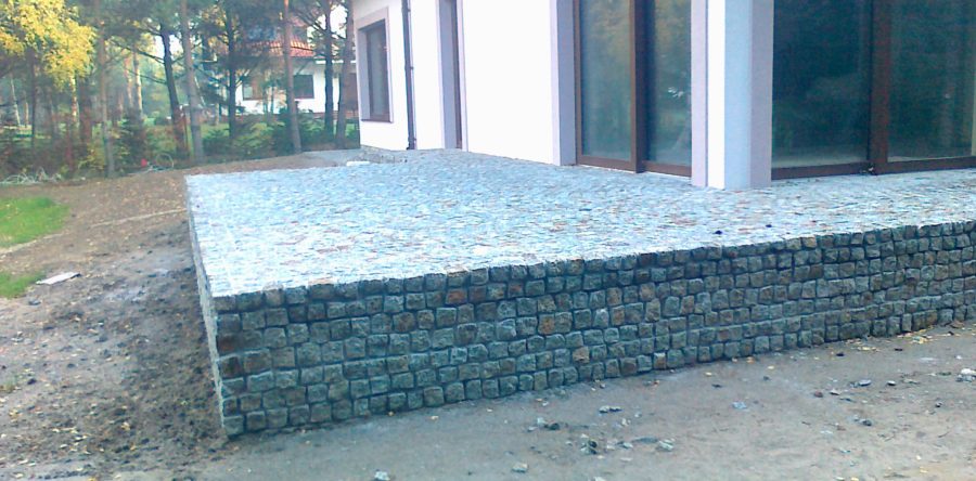 Tarasy z kostki kamiennej